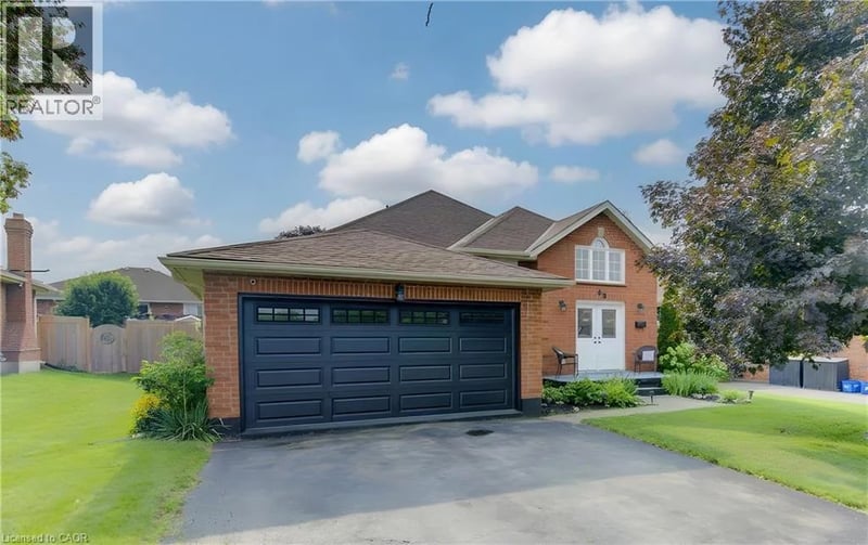 49 KING WILLIAM Street, St. George, Ontario, N0E1N0, St. George, Ontario — photo 1 of 5