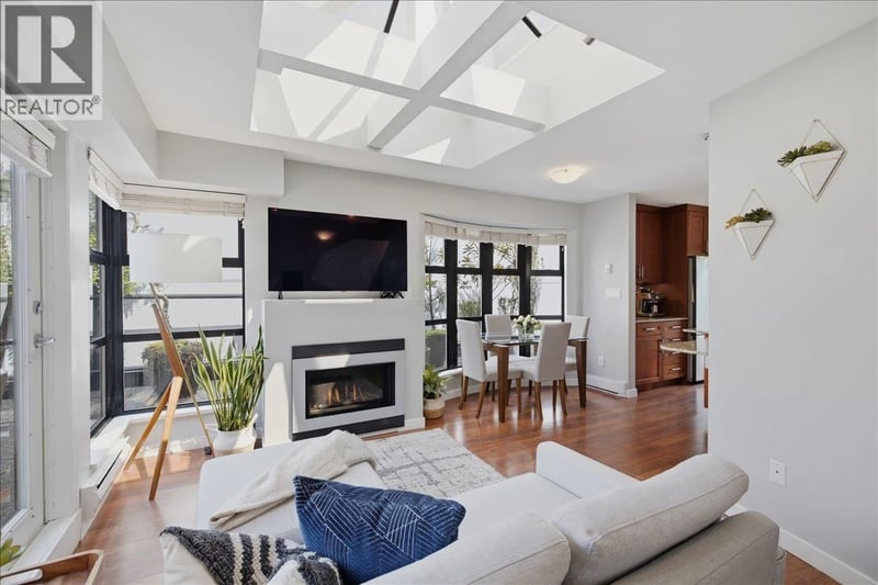 #401 3673 11TH Avenue, Vancouver, British Columbia, V6R2K4, Vancouver, British Columbia — photo 1 of 5