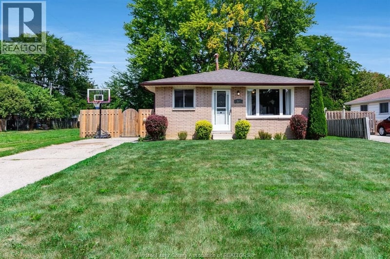 57 Marion Avenue, Chatham, Ontario, N7M5N7, Chatham, Ontario — photo 1 of 5