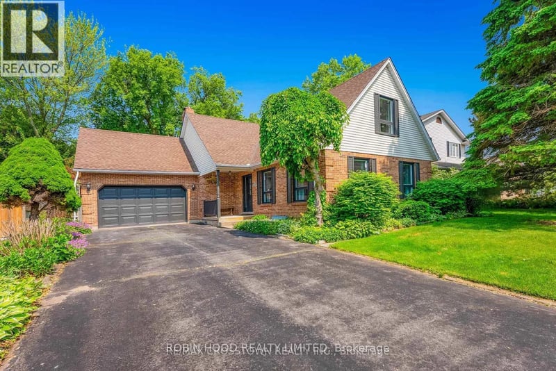 17 Coach Drive, Niagara (Lakeshore), Ontario, L0J1J0, Niagara (Lakeshore), Ontario — photo 1 of 5
