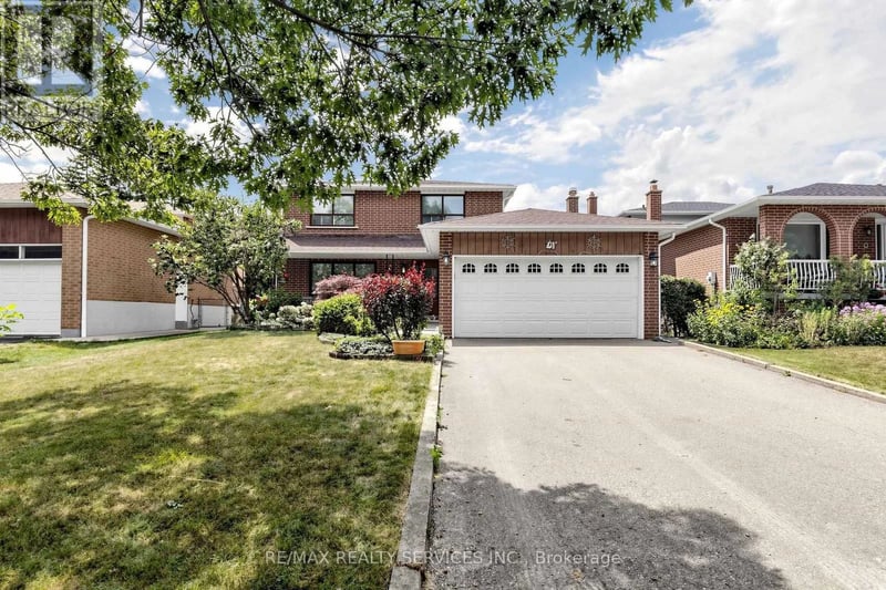 25 Malcolm Crescent, Brampton (Central Park), Ontario, L6S3C7, Brampton (Central Park), Ontario — photo 1 of 5