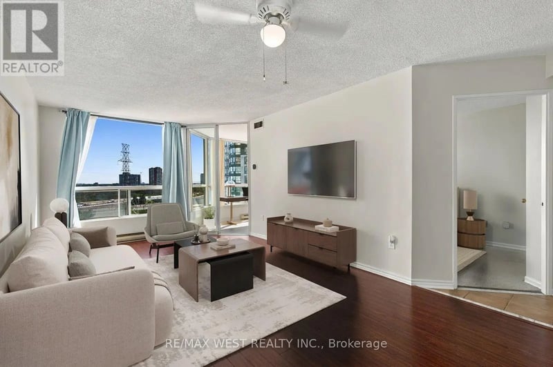 #907 4470 Tucana Court, Mississauga (Hurontario), Ontario, L5R3K8, Mississauga (Hurontario), Ontario — photo 1 of 5