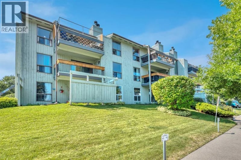 10120 Brookpark Boulevard Southwest, Calgary, Alberta, T2W3G3, Calgary, Alberta — photo 1 of 5