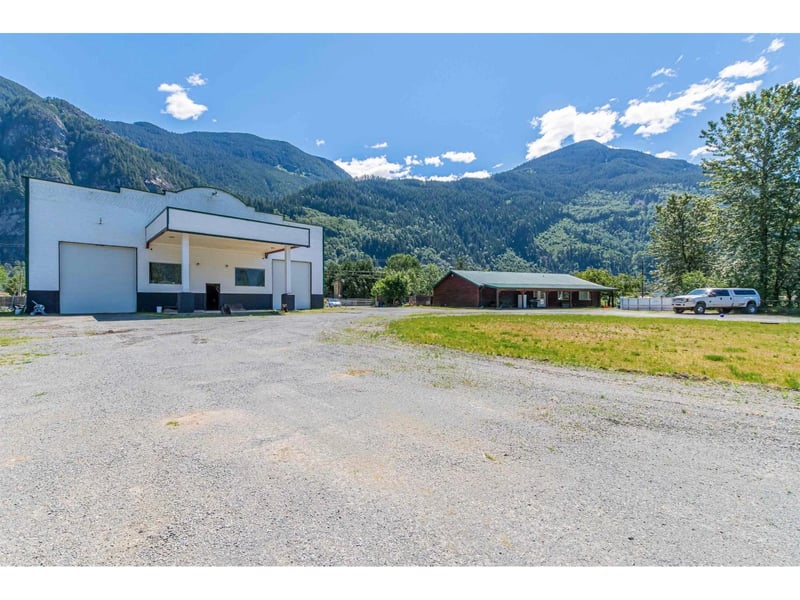 58465 LAIDLAW Road, Laidlaw, British Columbia, V0X1L2, Laidlaw, British Columbia — photo 1 of 5