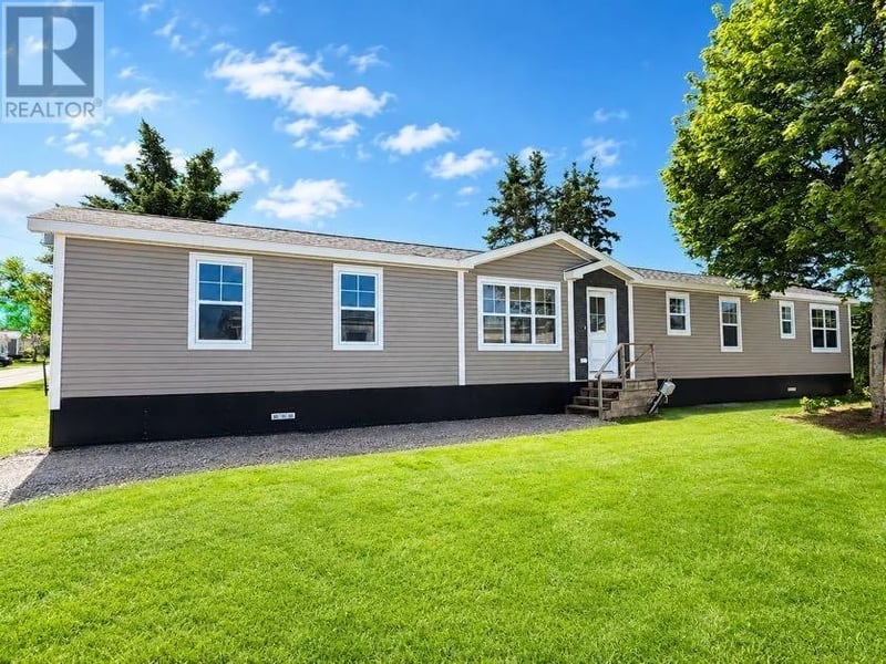 15 Wolfe Avenue, Cornwall, Prince Edward Island, C0A1H5, Cornwall, Prince Edward Island — photo 1 of 5