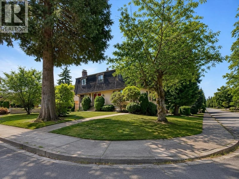 7507 WRIGHT Street, Burnaby, British Columbia, V3N3W5, Burnaby, British Columbia — photo 1 of 5