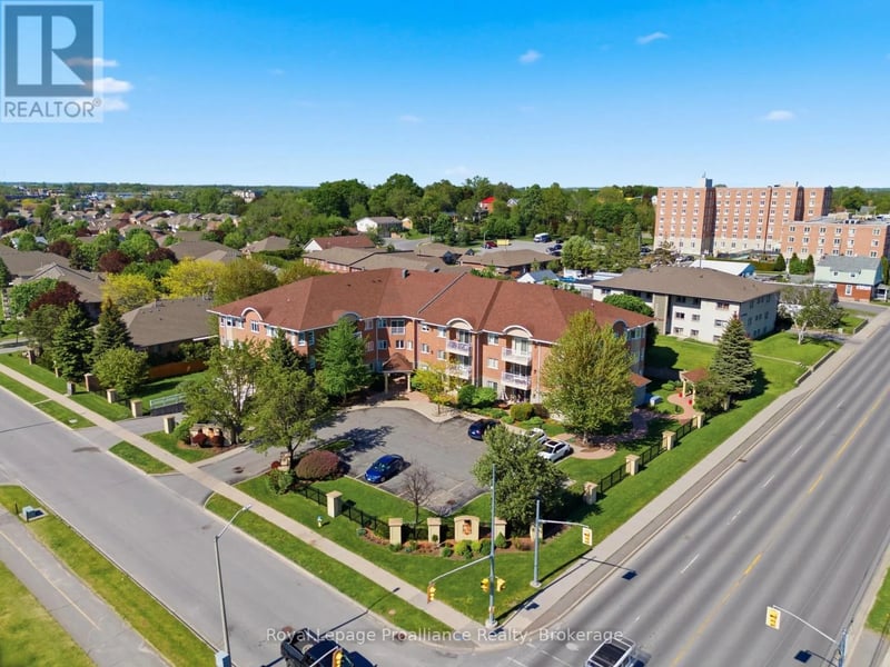 #101 15 Heartwood Drive, Belleville (Belleville Ward), Ontario, K8P5P4, Belleville (Belleville Ward), Ontario — photo 1 of 5
