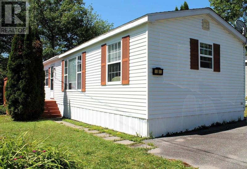 5 Covey Street, Bridgewater, Nova Scotia, B4V4B9, Bridgewater, Nova Scotia — photo 1 of 5