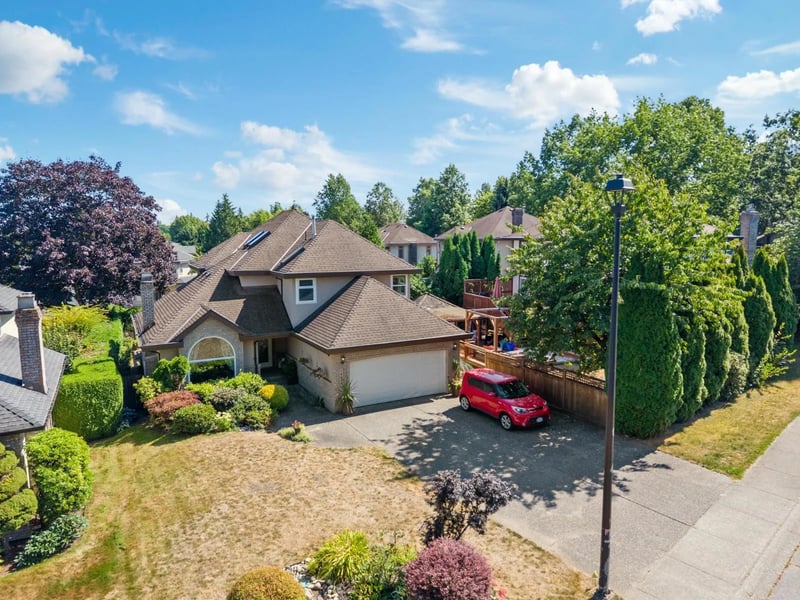 16614 CHERRYHILL Crescent, Surrey, British Columbia, V2W0A8, Surrey, British Columbia — photo 1 of 5
