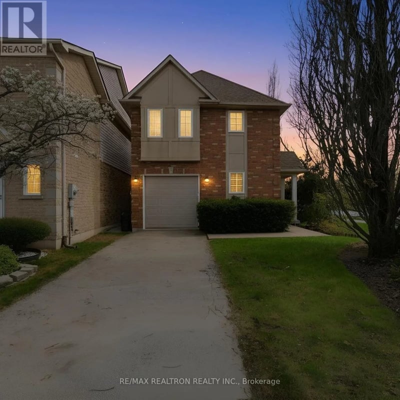 #1 876 GOLF LINKS Road, Hamilton (Meadowlands), Ontario, L9K1M7, Hamilton (Meadowlands), Ontario — photo 1 of 5