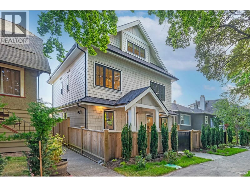 2558 WILLIAM Street, Vancouver, British Columbia, V5K2Y4, Vancouver, British Columbia — photo 1 of 5