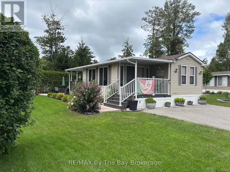 8 Kenora Trail, Wasaga Beach, Ontario, L9Z1X7, Wasaga Beach, Ontario — photo 1 of 5
