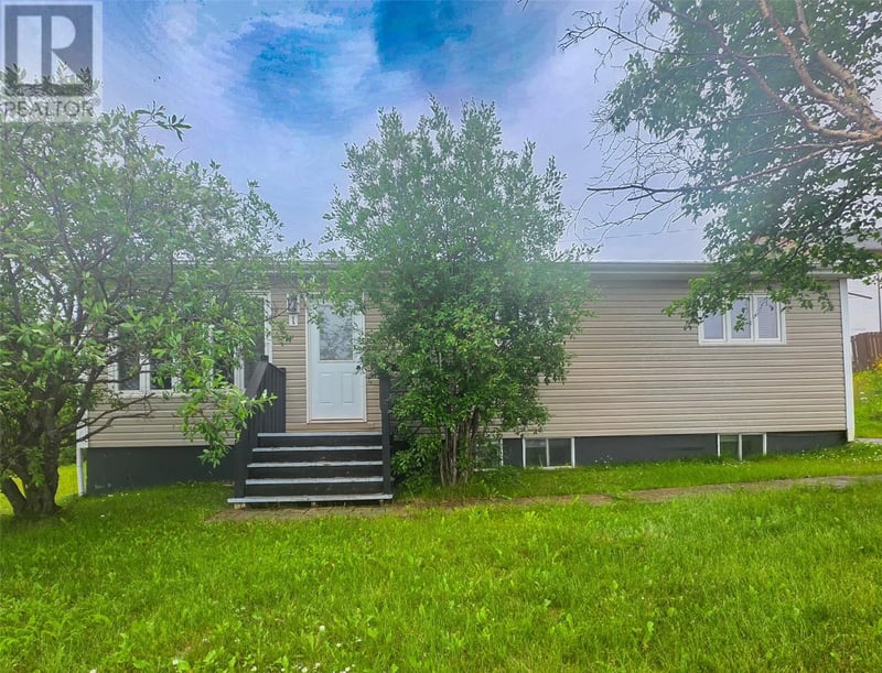 1 Cabot Drive, Wabush, Newfoundland & Labrador, A0R1B0, Wabush, Newfoundland & Labrador — photo 1 of 5