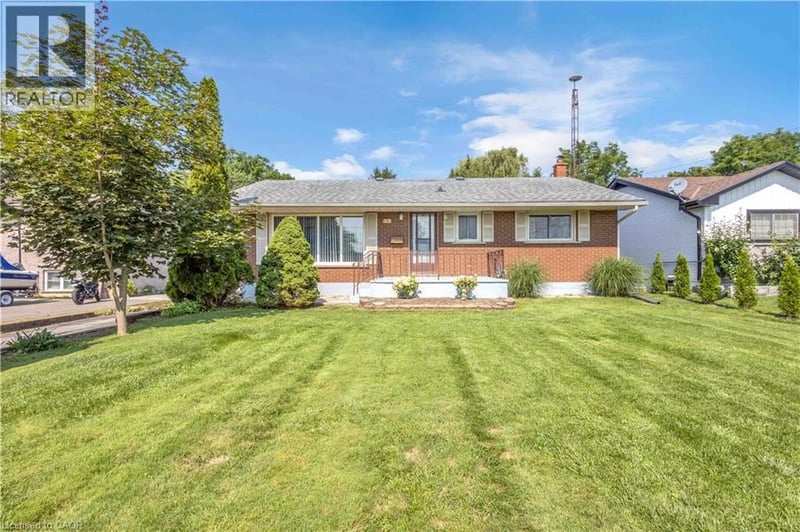 55 YOUNG Street, Tillsonburg, Ontario, N4G3H6, Tillsonburg, Ontario — photo 1 of 5