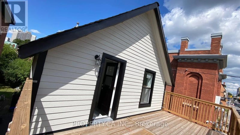 #A 395 Gladstone Avenue, Ottawa, Ontario, K2P0Y9, Ottawa, Ontario — photo 1 of 5