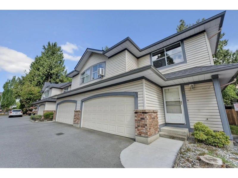 #8 8257 121A Street, Surrey, British Columbia, V3W3R4, Surrey, British Columbia — photo 1 of 5