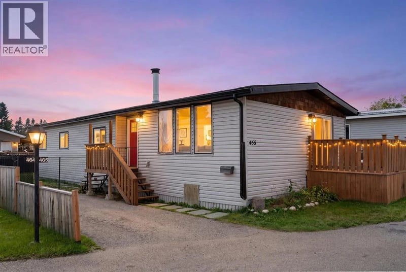 3223 83 Street Northwest, Calgary, Alberta, T3B5P3, Calgary, Alberta — photo 1 of 5