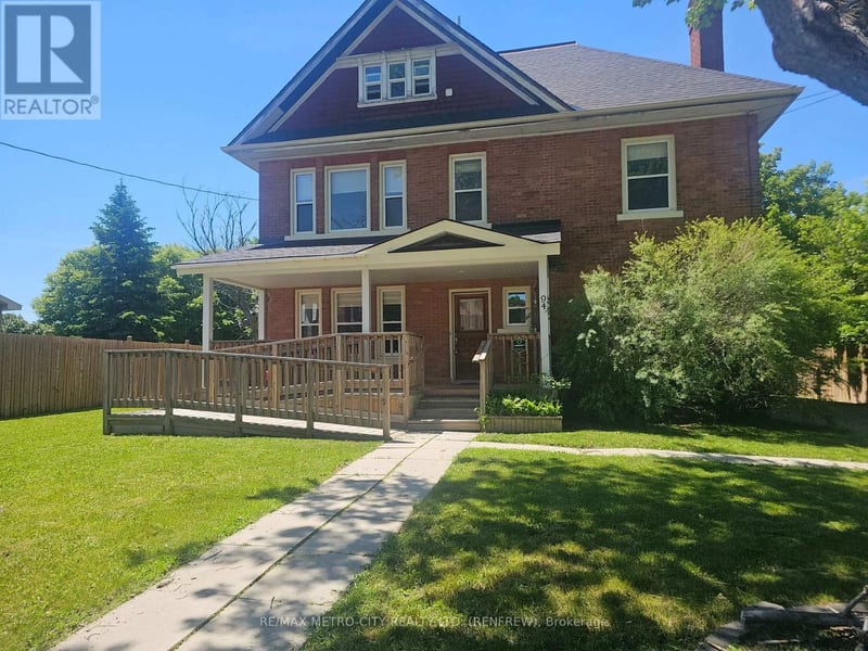 94 Argyle Street North, Renfrew, Ontario, K7V1S9, Renfrew, Ontario — photo 1 of 5