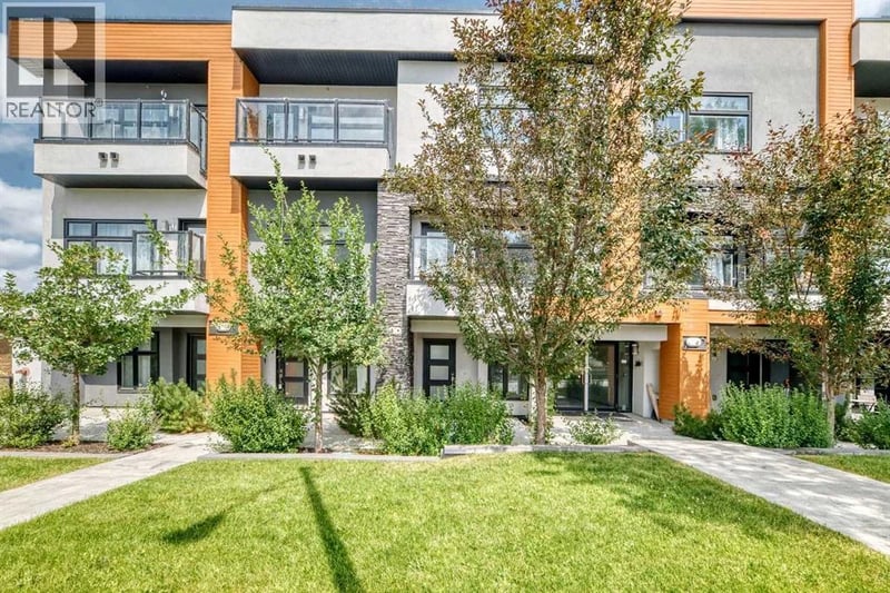 1632 20 Avenue Northwest, Calgary, Alberta, T2M1G8, Calgary, Alberta — photo 1 of 5