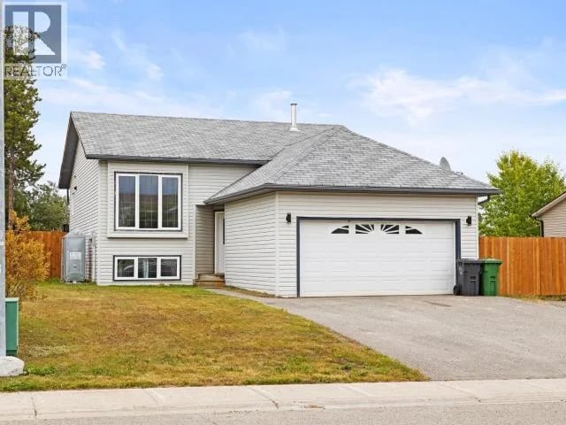 105 PUEBLO CRESCENT, Whitehorse, Yukon, Y1A6V3, Whitehorse, Yukon — photo 1 of 5