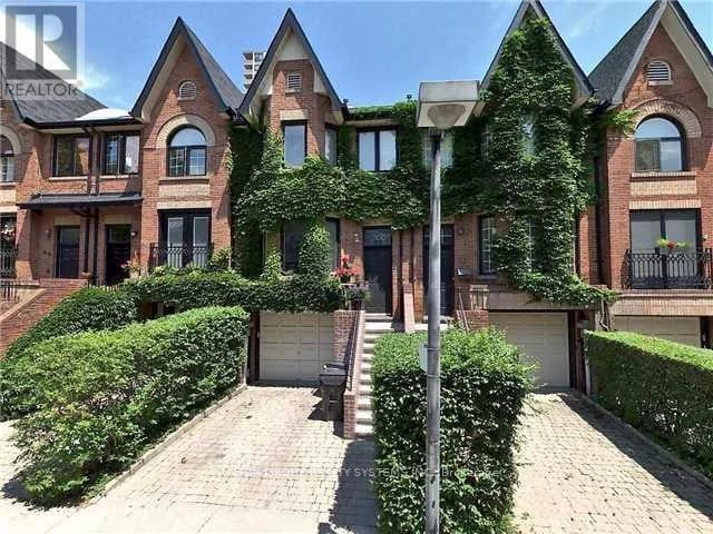 45 Soho Square, Toronto (Kensington-Chinatown), Ontario, M5T2Z2, Toronto (Kensington-Chinatown), Ontario — photo 1 of 5