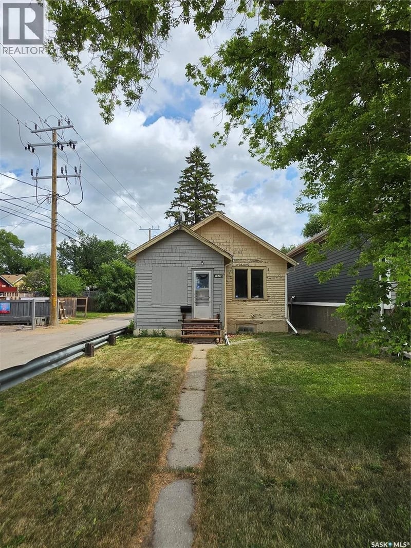 1525 Elphinstone STREET, Regina, Saskatchewan, S4T3M9, Regina, Saskatchewan — photo 1 of 5