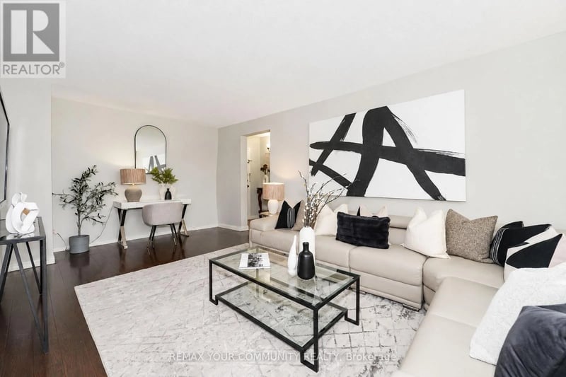 #1105 100 Leeward Glenway, Toronto (Flemingdon Park), Ontario, M3C2Z1, Toronto (Flemingdon Park), Ontario — photo 1 of 5