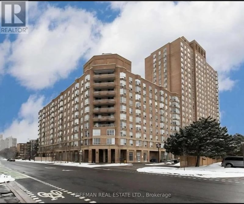 #910 11 Thorncliffe Park Drive, Toronto (Thorncliffe Park), Ontario, M4H1P3, Toronto (Thorncliffe Park), Ontario