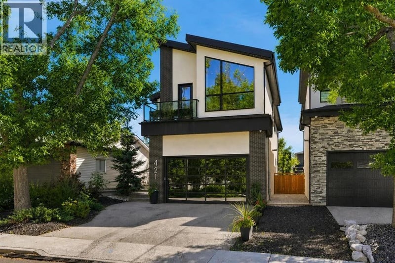 421 29 Avenue Northeast, Calgary, Alberta, T2E2C6, Calgary, Alberta — photo 1 of 5