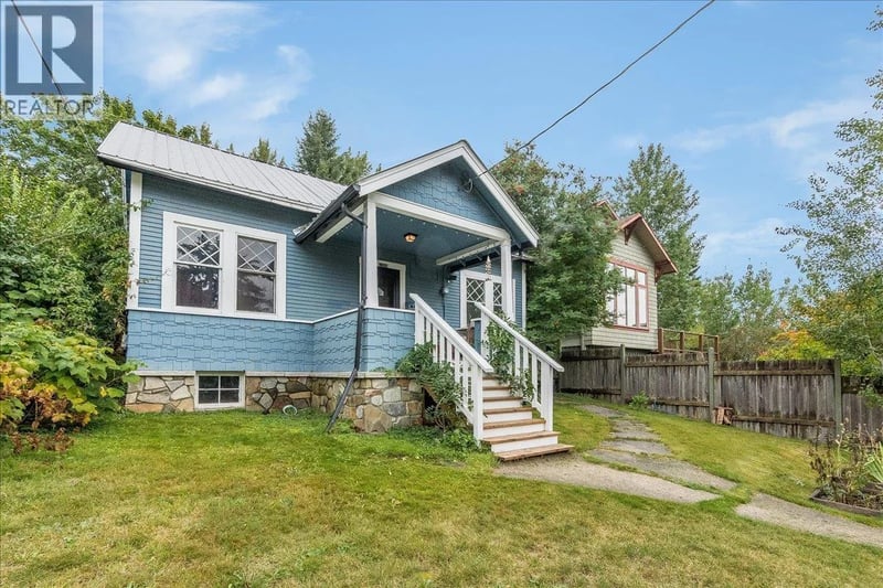 1008 OBSERVATORY Street, Nelson, British Columbia, V1L5P3, Nelson, British Columbia — photo 1 of 5