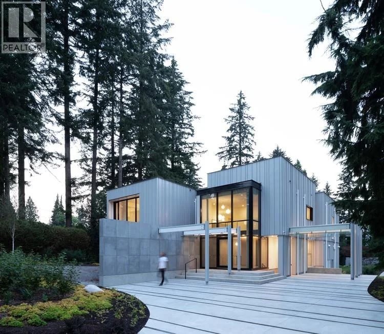 4725 4TH Avenue, Vancouver, British Columbia, V6T1C3, Vancouver, British Columbia — photo 1 of 5