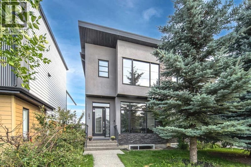 464 29 Avenue Northwest, Calgary, Alberta, T2M4W4, Calgary, Alberta — photo 1 of 5