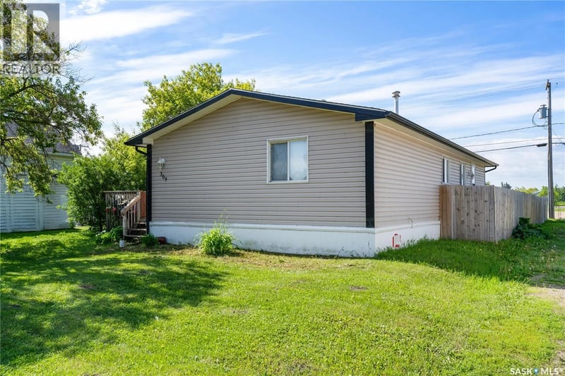 309 Burrows AVENUE W, Melfort, Saskatchewan, S0E1A0, Melfort, Saskatchewan — photo 1 of 5
