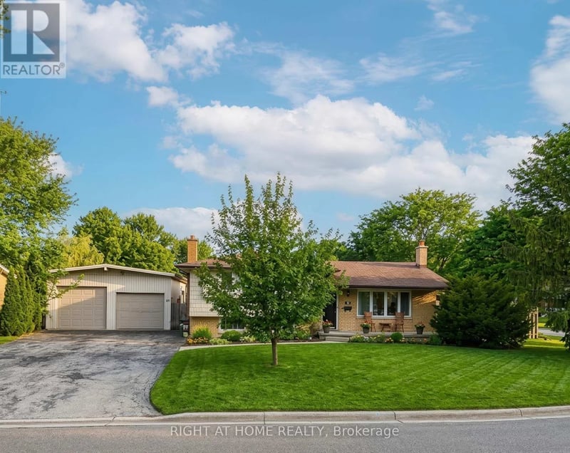 68 Downing Crescent, London South (South S), Ontario, N6C3C8, London South (South S), Ontario — photo 1 of 5