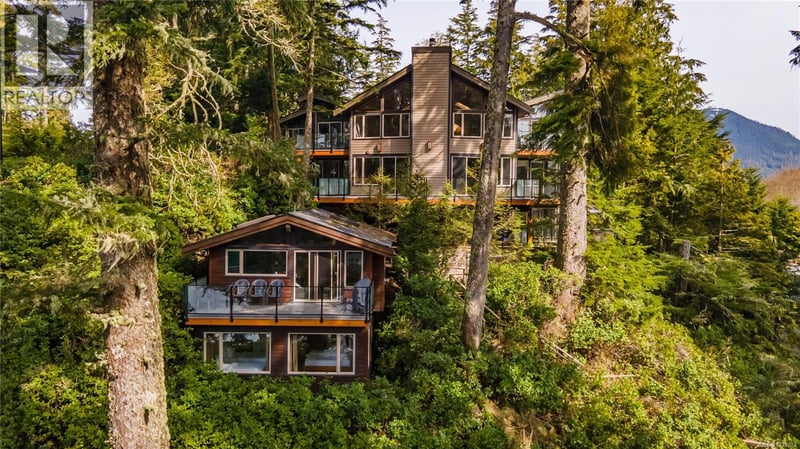 330 Reef point Road, Ucluelet, British Columbia, V0R3A0, Ucluelet, British Columbia — photo 1 of 5