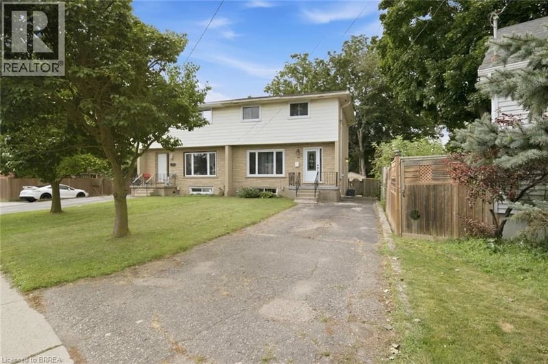 44 STANLEY Street, Brantford, Ontario, N3S7K8, Brantford, Ontario — photo 1 of 5