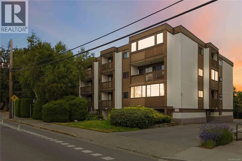 #304 830 Esquimalt Road, Esquimalt, British Columbia, V9A3M4, Esquimalt, British Columbia — photo 1 of 5