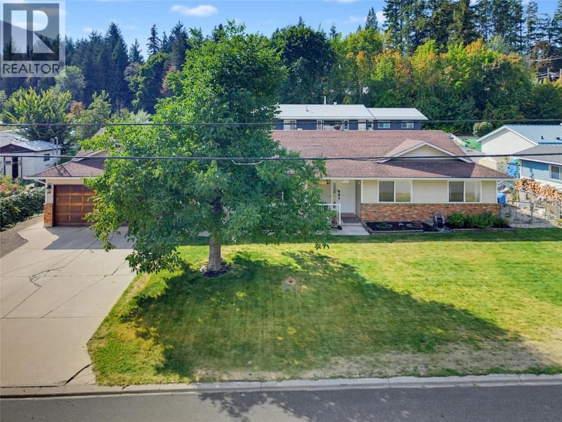 5080 70 Avenue Northeast, Salmon Arm, British Columbia, V0E1K0, Salmon Arm, British Columbia — photo 1 of 5