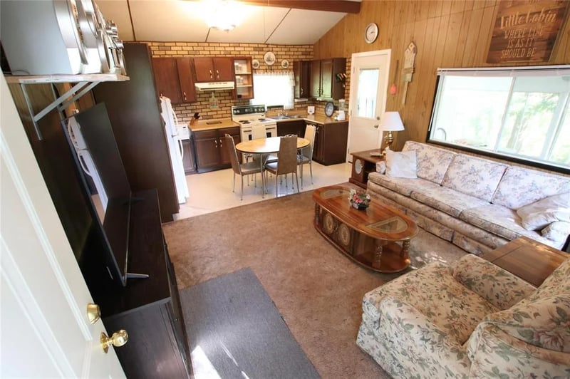 64 Riverside Parkway, Lac Du Bonnet, Manitoba, R0E0A0, Lac Du Bonnet, Manitoba — photo 2 of 5