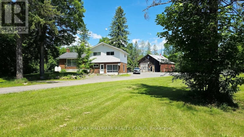 4318 Stonecrest Road, Ottawa, Ontario, K0A3M0, Ottawa, Ontario — photo 1 of 5
