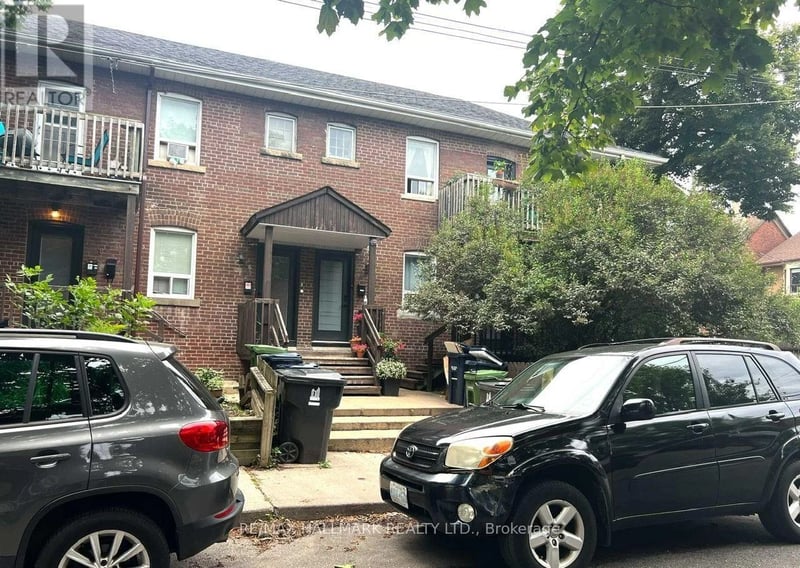 #Lower 2 Page Street, Toronto (Palmerston-Little Italy), Ontario, M6G1J2, Toronto (Palmerston-Little Italy), Ontario — photo 1 of 5