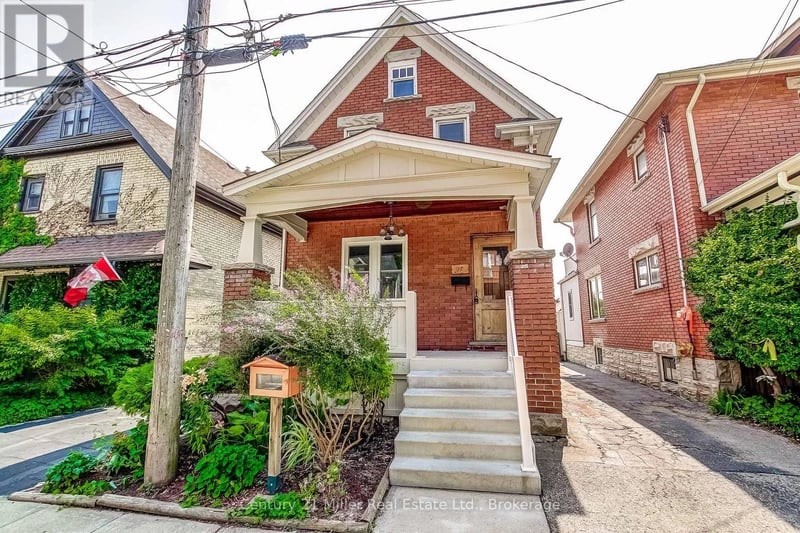 17 Whitney Place, Kitchener, Ontario, N2G2X6, Kitchener, Ontario — photo 1 of 5