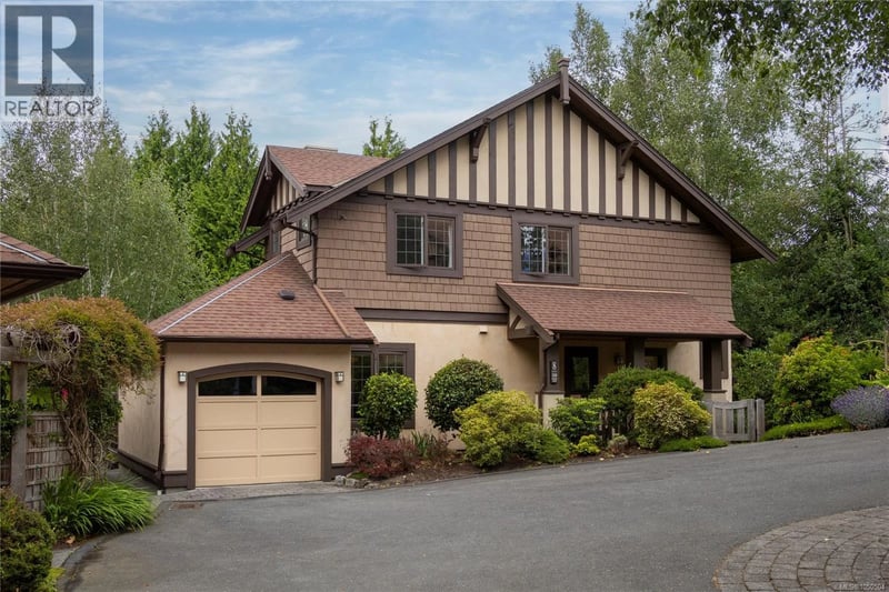 #8 1880 Chandler Avenue, Victoria, British Columbia, V8S1N8, Victoria, British Columbia — photo 1 of 5