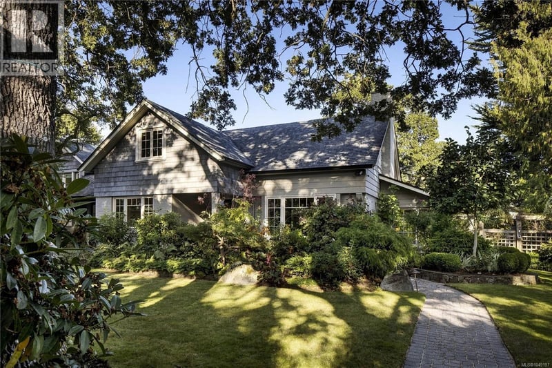 1387 St. David Street, Oak Bay, British Columbia, V8S4Z2, Oak Bay, British Columbia — photo 1 of 5