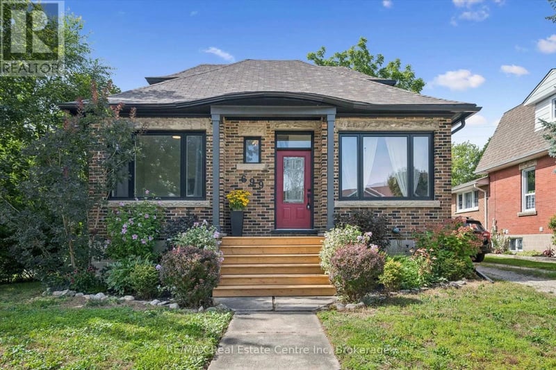 699 ST ANDREW Street West, Centre Wellington (Fergus), Ontario, N1M1P7, Centre Wellington (Fergus), Ontario — photo 1 of 5