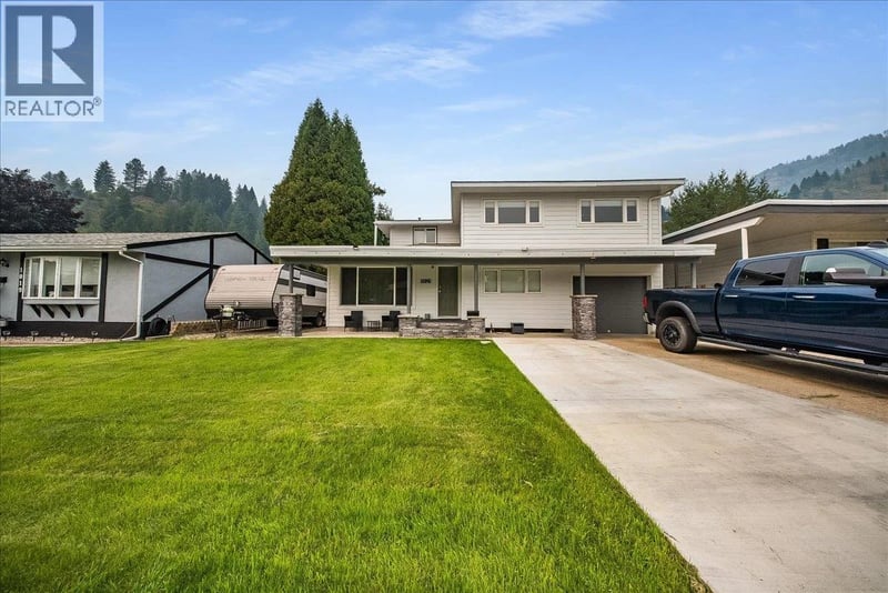 1021 Regan Crescent, Trail, British Columbia, V1R1C2, Trail, British Columbia — photo 1 of 5