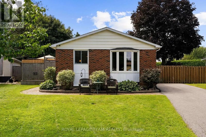 27 Ballantrae Way, Ottawa, Ontario, K2L1N3, Ottawa, Ontario — photo 1 of 5