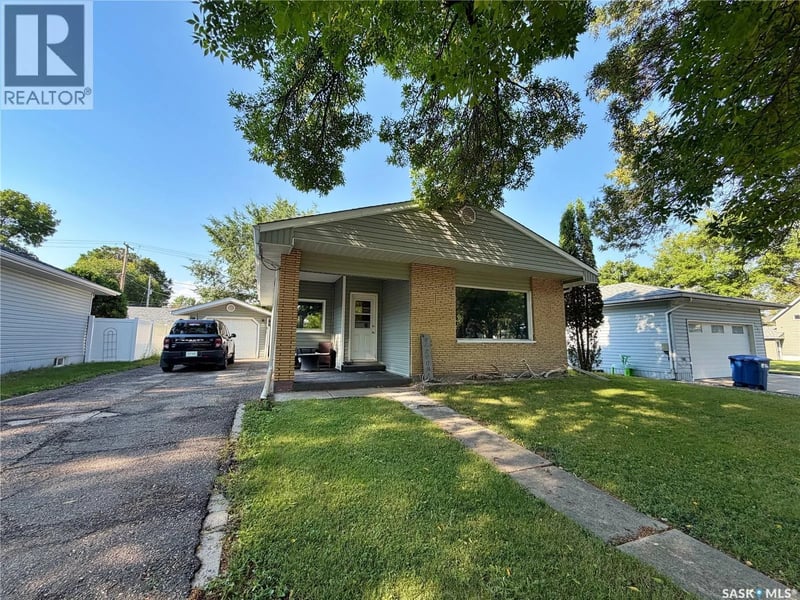 1103 Windover AVENUE, Moosomin, Saskatchewan, S0G3N0, Moosomin, Saskatchewan — photo 1 of 5