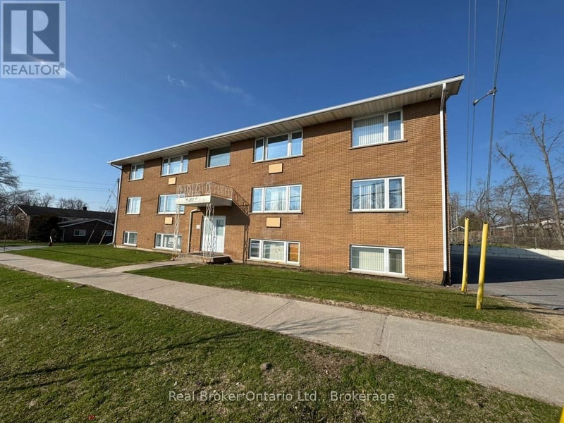 #7 301 West Street North, Orillia, Ontario, L3V5E1, Orillia, Ontario — photo 1 of 5