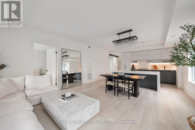 #206 1888 Queen Street East, Toronto (The Beaches), Ontario, M4L1H3, Toronto (The Beaches), Ontario — photo 1 of 5